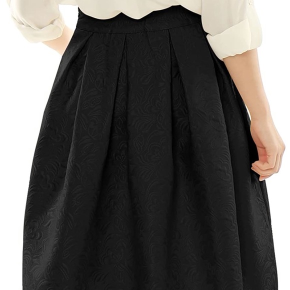 Sz.XS Jacquard Black midi Skirt - Picture 2 of 4